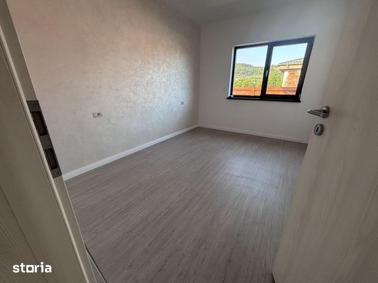 Casă cu 3 camere cu Teren 391 Mp în Ștefănești
