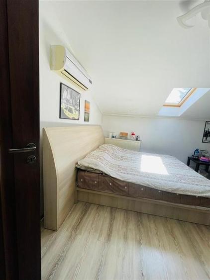 Duplex cu 5 camere cu Canalizare în Central