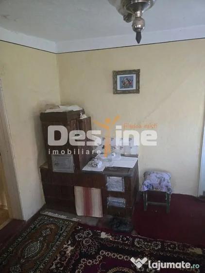 Casă cu 3 camere cu Teren 2614 Mp în Trăisteni