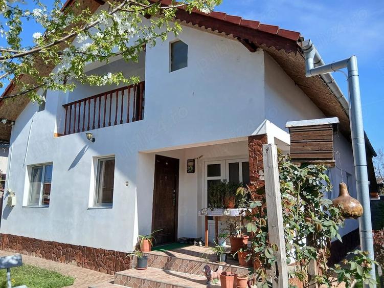 Casă cu Teren 300 Mp în Preajba