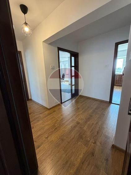 Apartament cu 3 camere decomandat în Brazda lui Novac