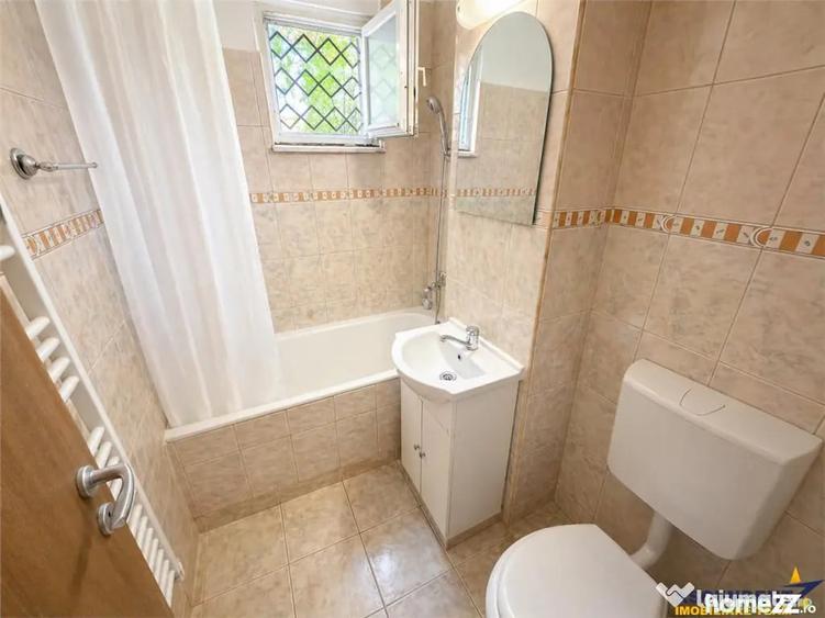 Apartament cu 3 camere semidecomandat în Dâmbu Pietros