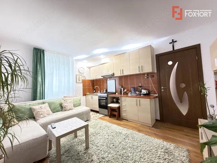 Apartament cu 2 camere semidecomandat, mobilat în Ronaț