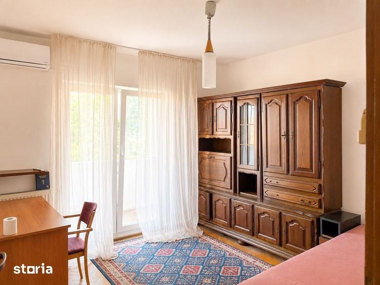 Apartament cu 3 camere decomandat în Plopilor