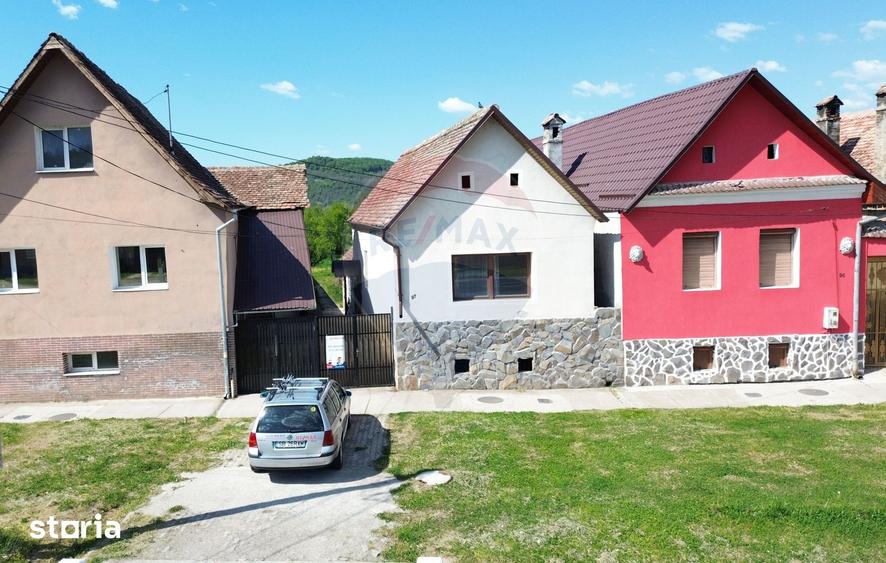 Casă cu 2 camere cu Teren 913 Mp în Central