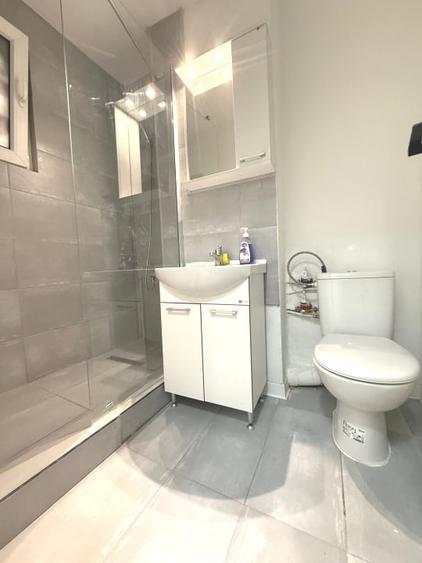 Apartament cu 3 camere decomandat, mobilat în Costin Georgian