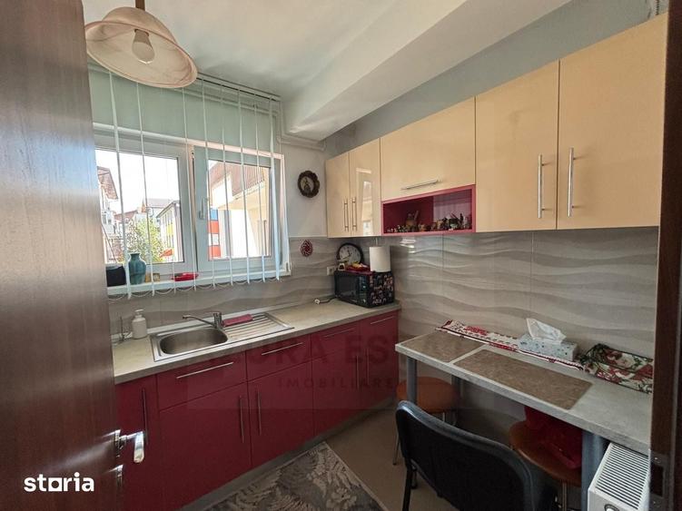 Apartament cu 3 camere decomandat, mobilat în Central