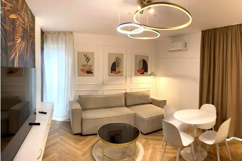 Apartament cu 2 camere semidecomandat, mobilat în Pipera