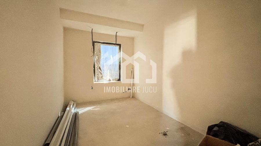 Casă individuală cu 4 camere cu Canalizare în Jucu de Mijloc