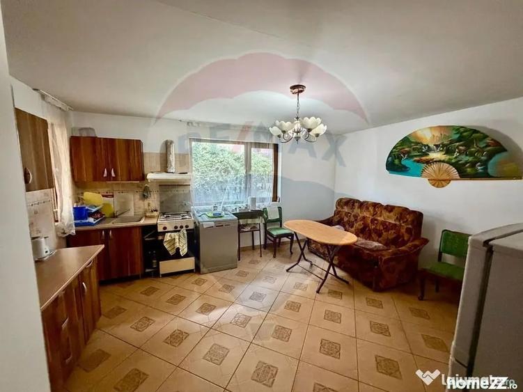 Casă cu 4 camere cu Teren 873 Mp în Vânători