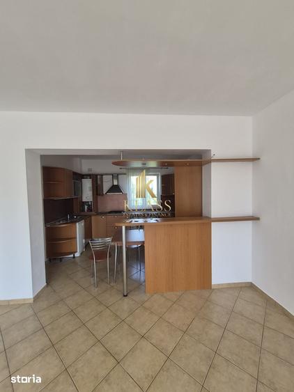 Apartament cu 4 camere decomandat în Herăstrău