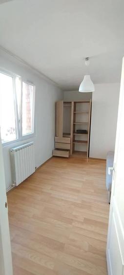 Apartament cu 3 camere decomandat în Dărmănești