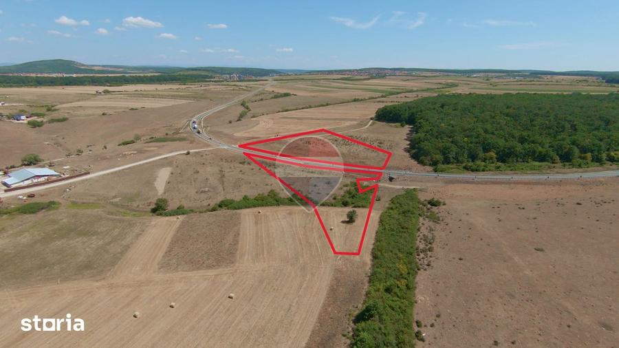 Teren de 16144 mp, în Sânmartin