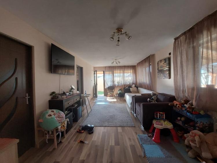 Casă individuală cu 6 camere cu Canalizare în Săucești