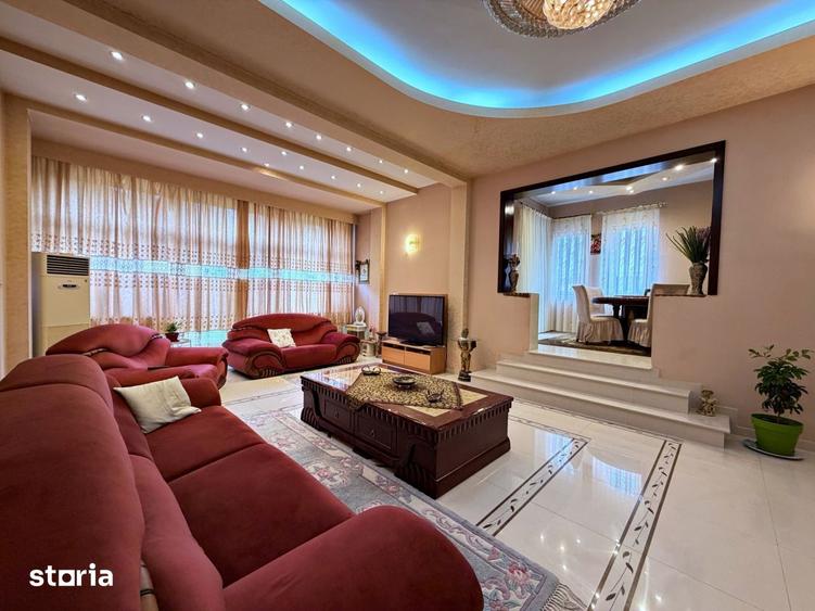 Casă cu 8 camere cu Teren 471 Mp în Centrul Civic