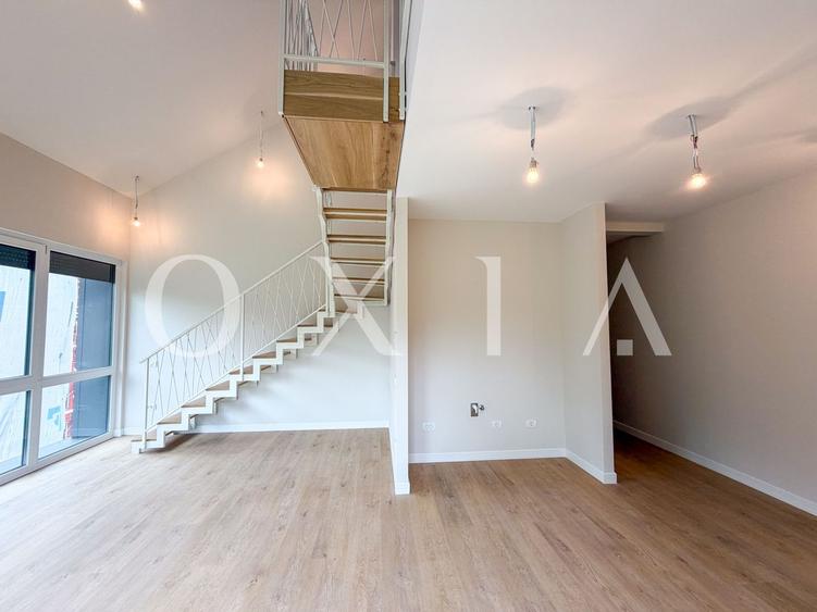 Apartament cu 3 camere semidecomandat în Complex Studențesc