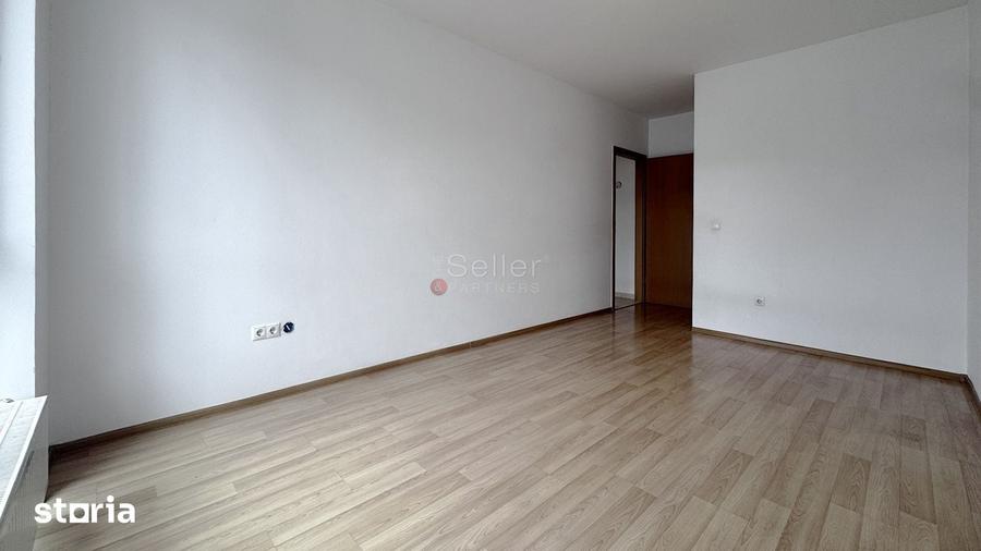 Apartament cu 3 camere decomandat în Bartolomeu