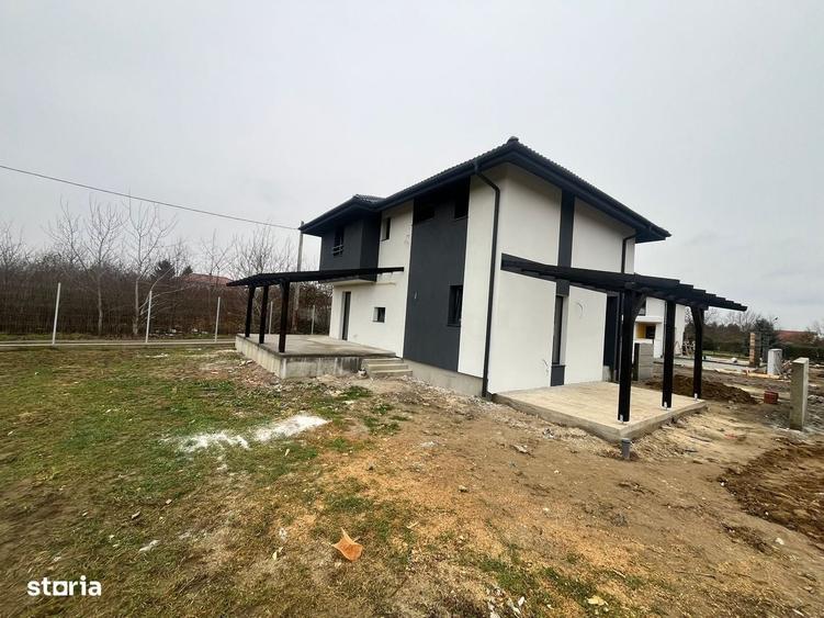 Casă cu 3 camere în Bercu Roșu
