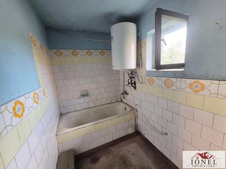 Casă individuală cu 3 camere cu Teren 1700 Mp în Henig