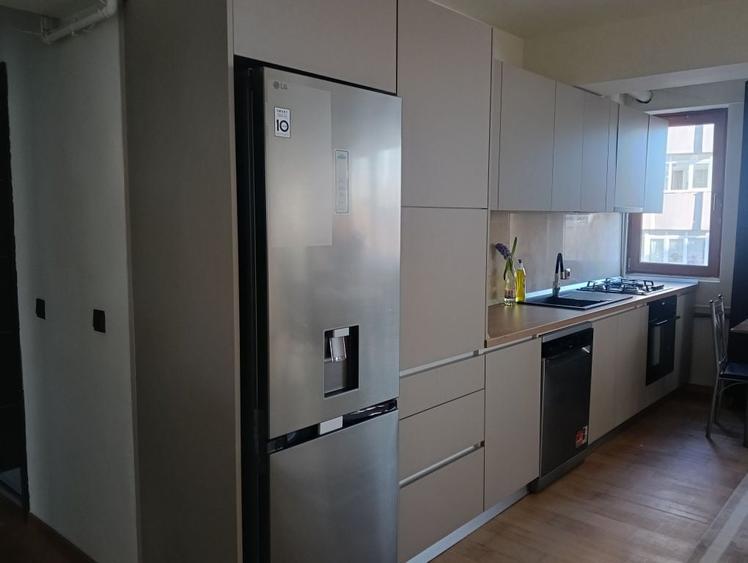 Apartament cu 2 camere decomandat în Vitan