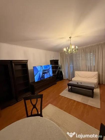 Apartament cu 3 camere semidecomandat în Băneasa