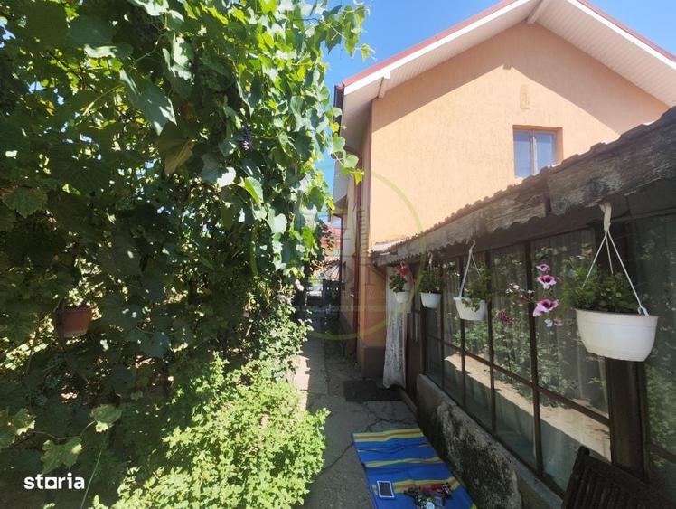 Casă cu 4 camere în Podari