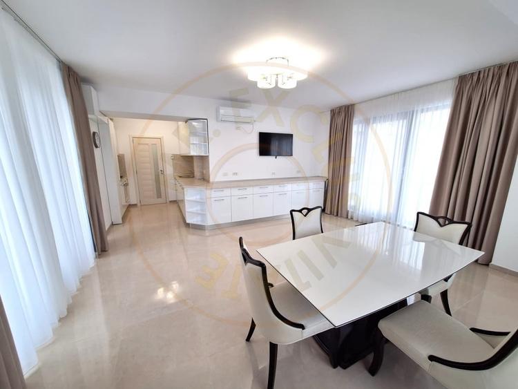 Apartament cu 4 camere decomandat, mobilat în Craiovei