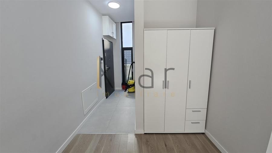 Apartament cu 3 camere semidecomandat, mobilat în Calea Turzii