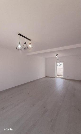 Casă cu 5 camere cu Teren 400 Mp în Central