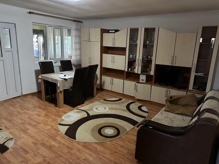 Casă cu 3 camere în Lumina