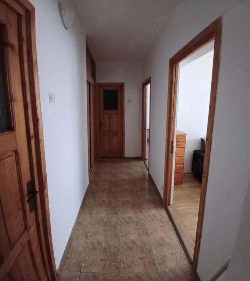 Apartament cu 3 camere decomandat în Dacia