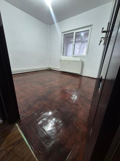 Apartament cu 2 camere semidecomandat în Narcisa