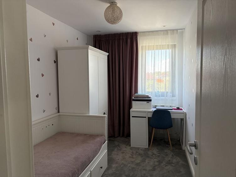 Casă cu 4 camere cu Teren 300 Mp în Vișan