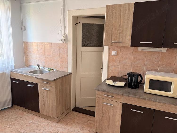 Casă cu Teren 200 Mp în Central