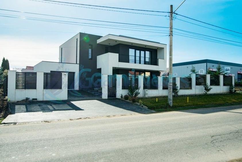 Casă individuală cu 4 camere cu Canalizare în Sânmartin