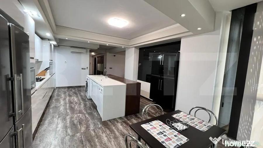 Apartament cu 4 camere decomandat, mobilat în 1 Mai