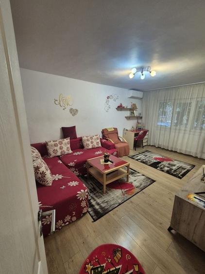 Apartament cu 2 camere decomandat în Berceni
