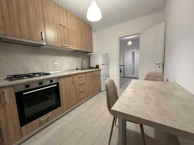 Apartament cu 2 camere decomandat, mobilat în Central