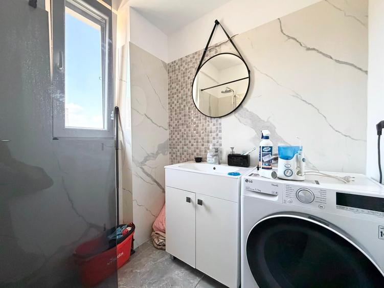 Apartament cu 3 camere decomandat, mobilat în Aradului