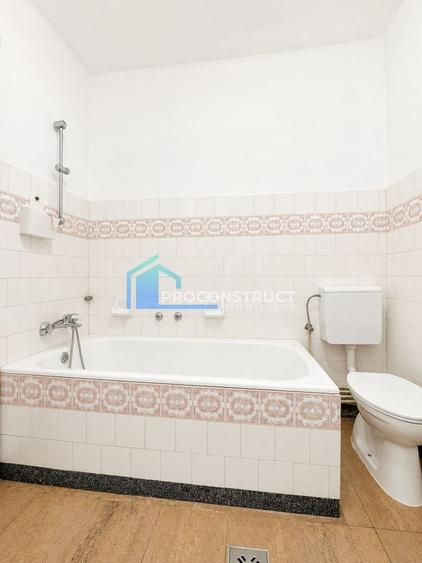Casă individuală cu 6 camere cu Canalizare în Iosefin