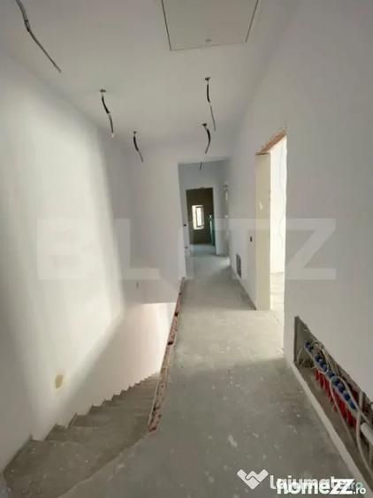 Casă cu 5 camere cu Teren 253 Mp în Moșnița Veche