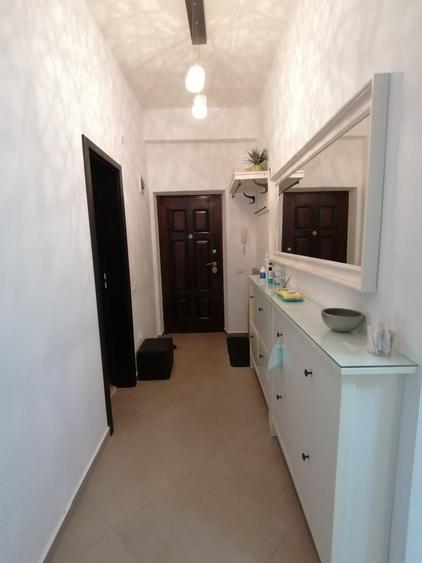 Apartament cu 2 camere nedecomandat în Independenței