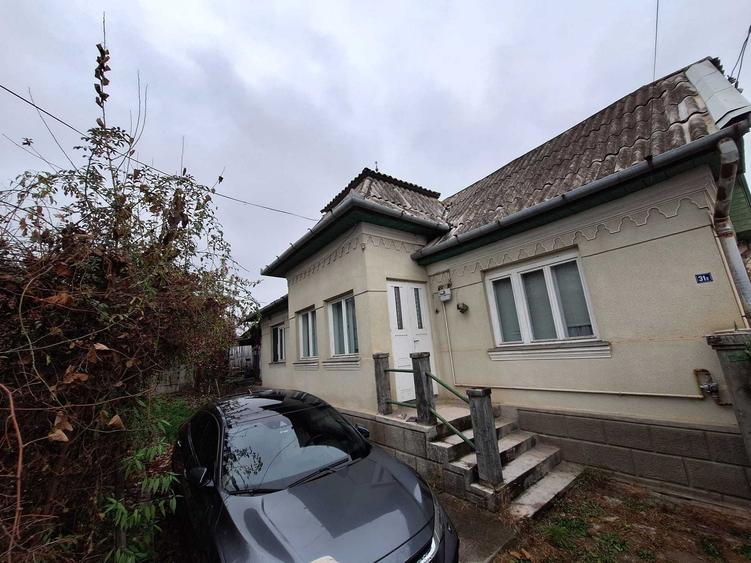Casă cu 2 camere în Central