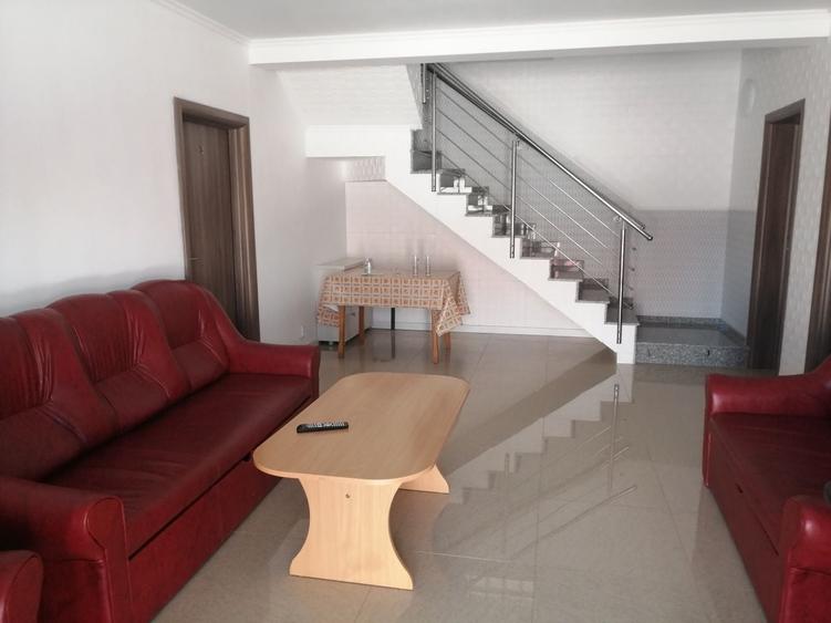 Casă cu 4 camere cu Teren 300 Mp în Haieu