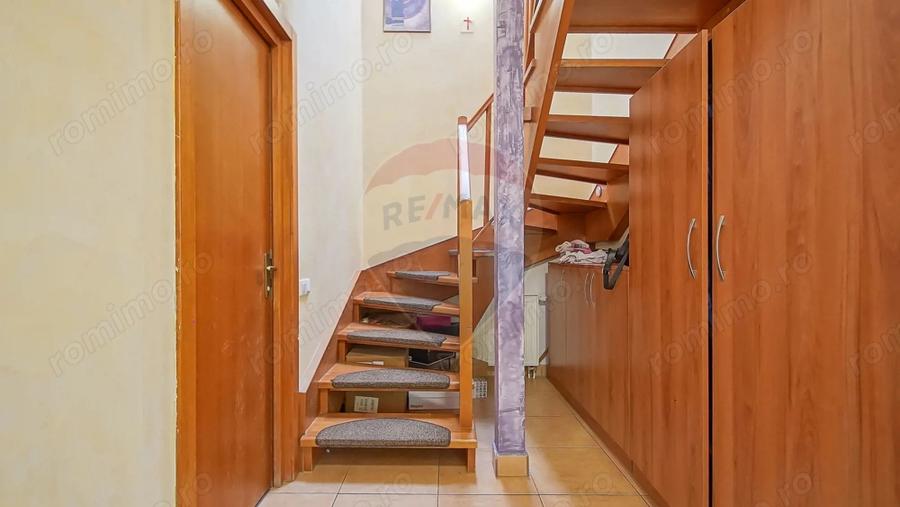 Casă cu 4 camere cu Teren 443 Mp în Tractorul