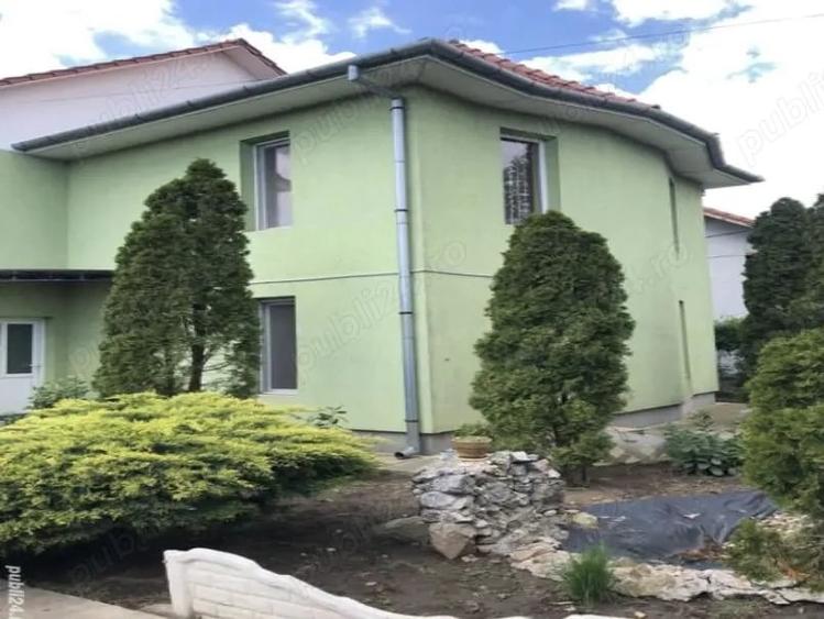 Casă cu 4 camere cu Teren 2000 Mp în Pădureni (Jebel)
