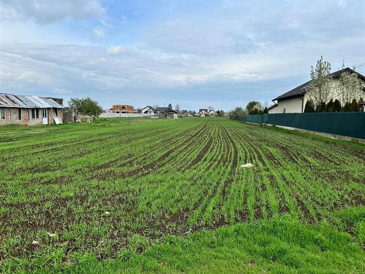 Teren Construcții intravilan de 3172 mp, în Strejnicu