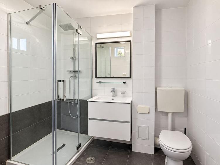 Apartament cu 4 camere decomandat, mobilat în Herăstrău