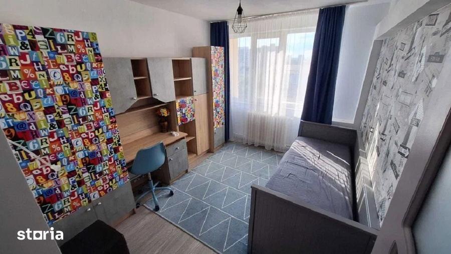 Apartament cu 3 camere decomandat, mobilat în Podu Roș