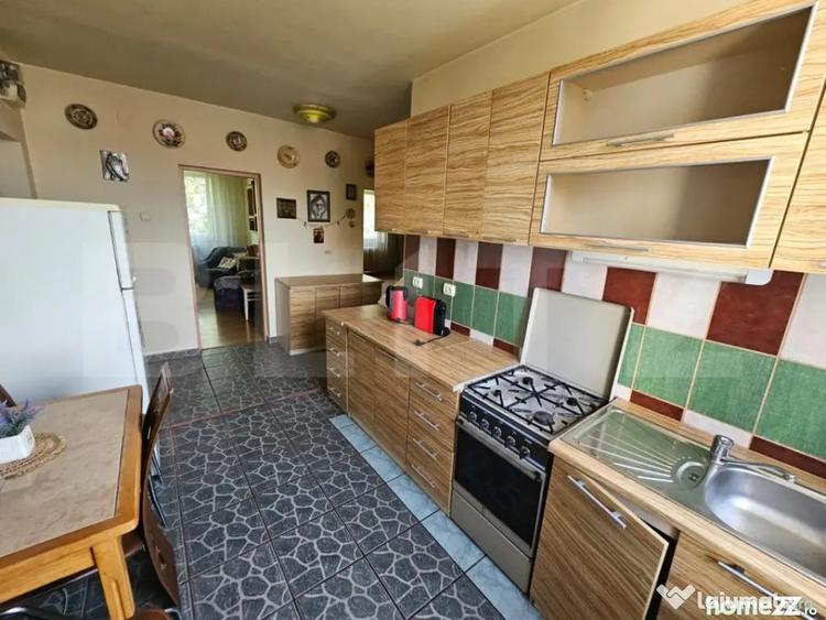 Apartament cu 3 camere decomandat în Calea Moldovei
